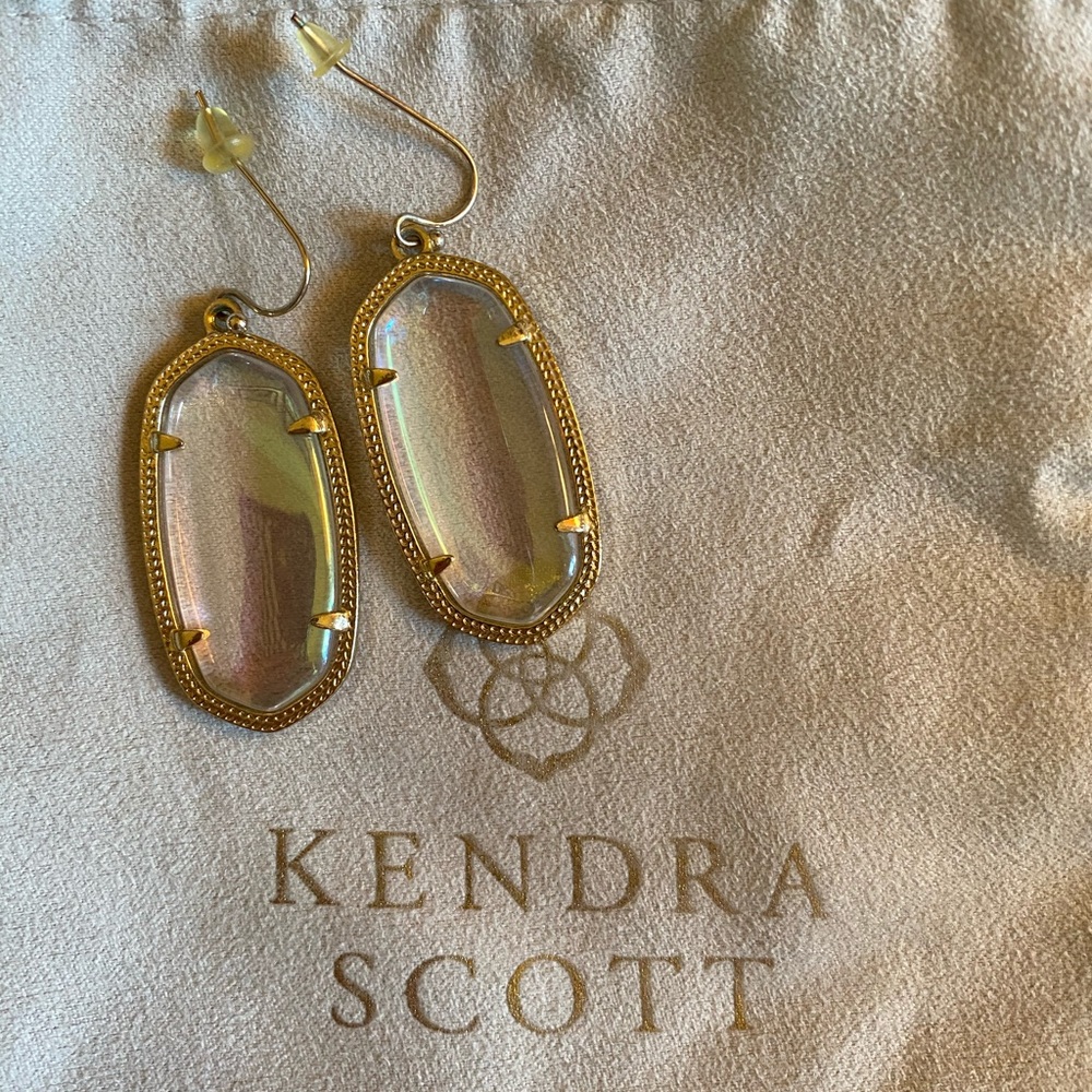 Kendra scott earrings!